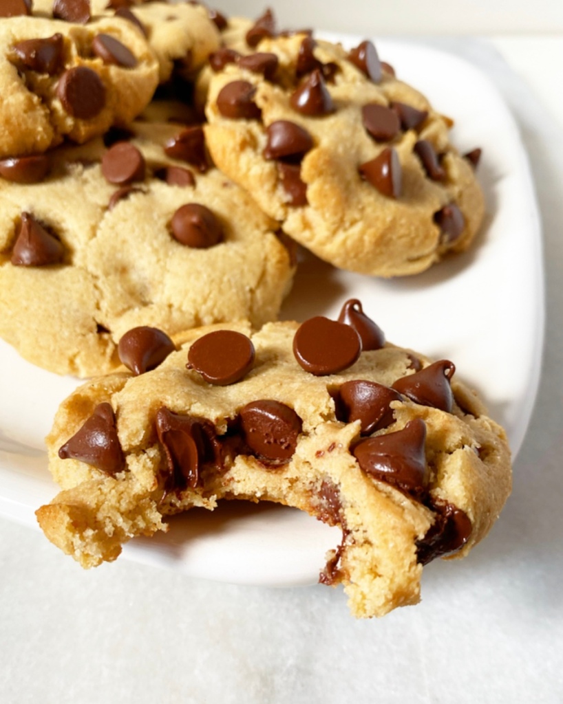 Almond Flour Chocolate Chip Cookies {Vegan & Gluten-Free}​
