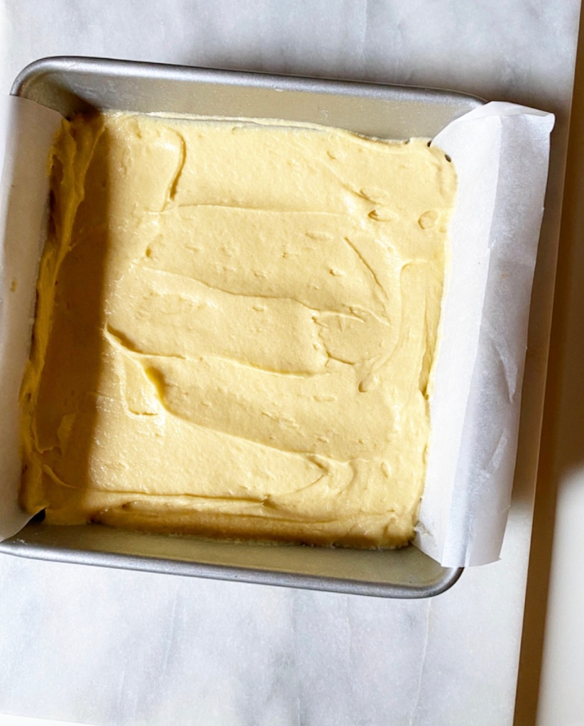 Sour Cream Crumb Cake | e2 bakes brooklyn